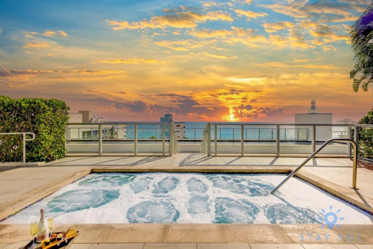 Apartment With Bay View Balcony - Pool - Up To 6 - Gym Hollywood Exterior photo