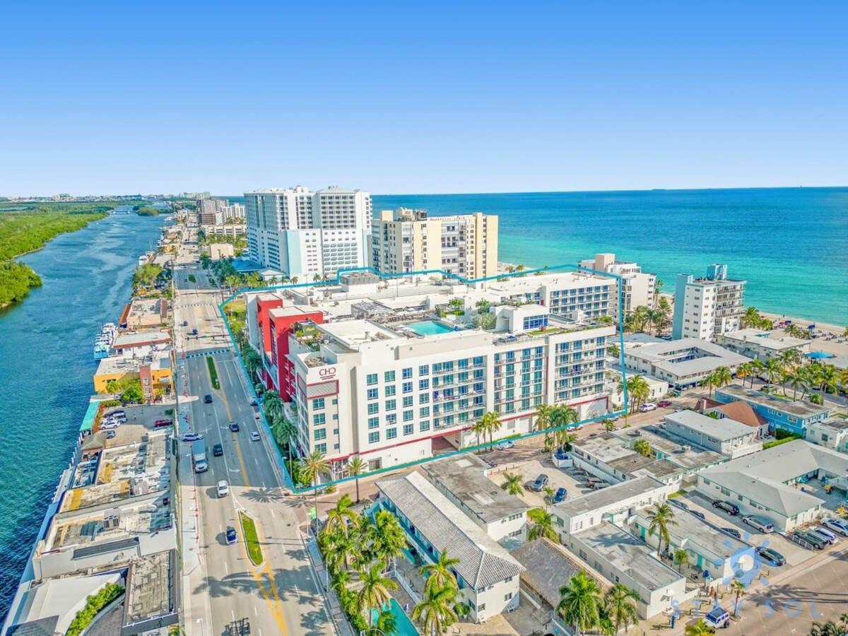 Apartment With Bay View Balcony - Pool - Up To 6 - Gym Hollywood Exterior photo