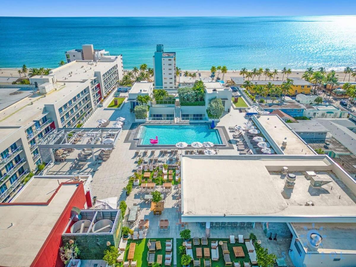 Apartment With Bay View Balcony - Pool - Up To 6 - Gym Hollywood Exterior photo