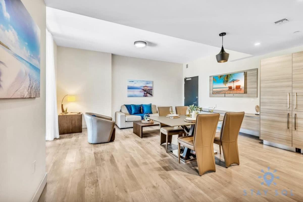 Apartment With Bay View Balcony - Pool - Up To 6 - Gym Hollywood Exterior photo