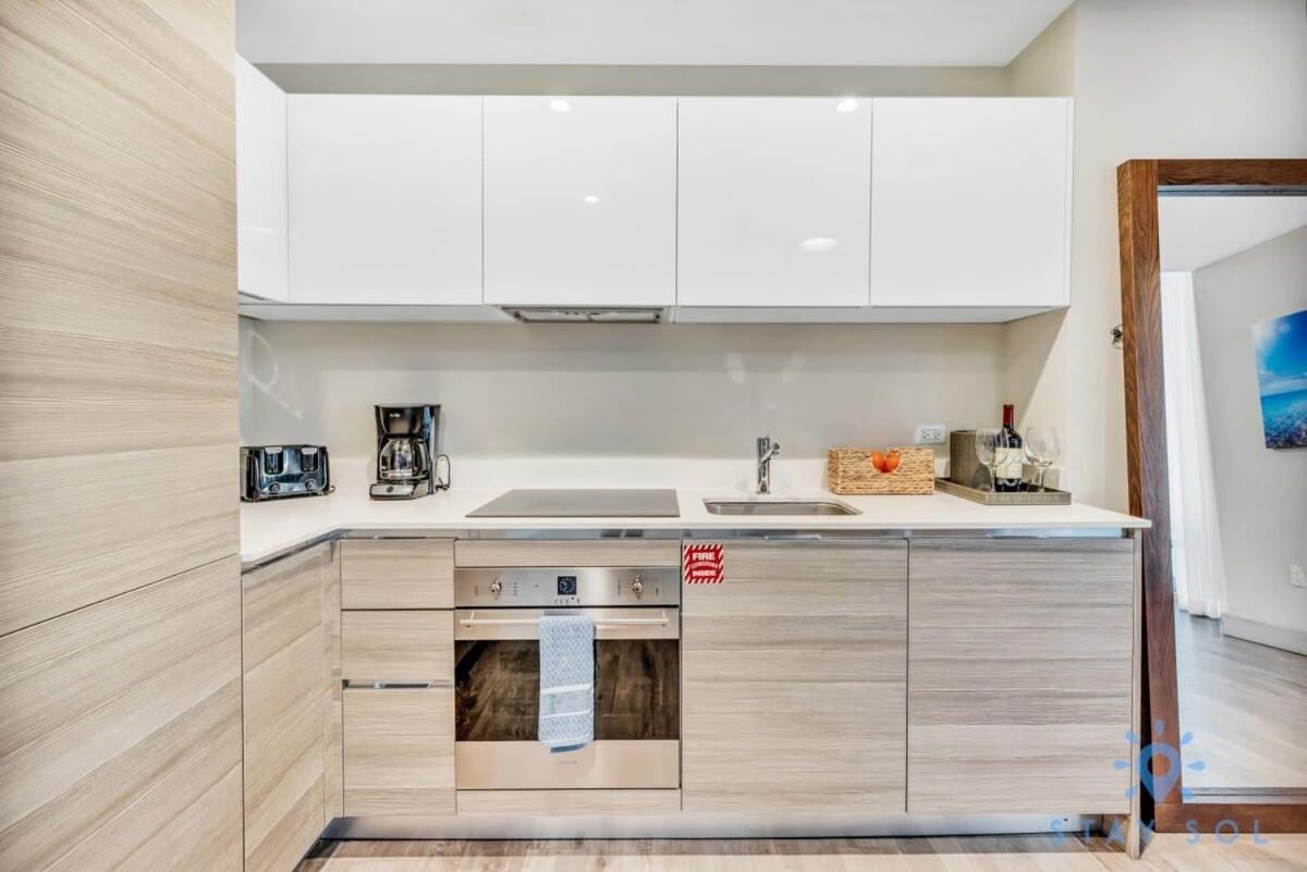 Apartment With Bay View Balcony - Pool - Up To 6 - Gym Hollywood Exterior photo